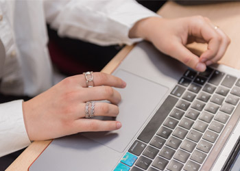 Chargé de recrutement - Fiche métier - ESG RH Chargé de recrutement - Fiche métier - ESG RH - école de référence en Ressources Humaines