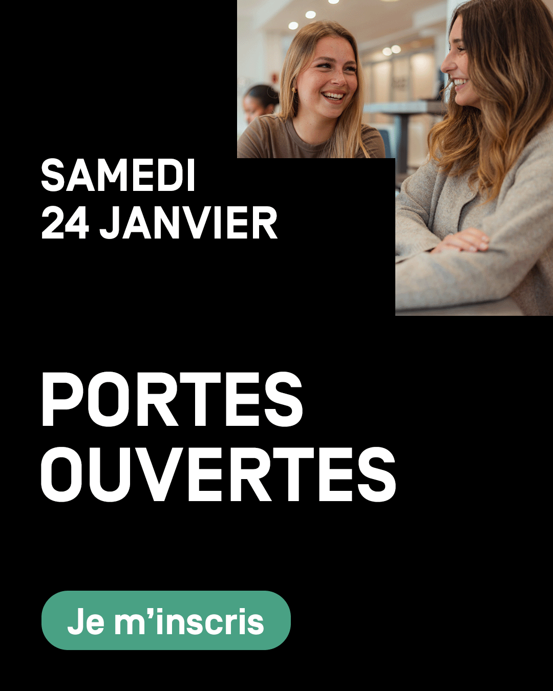 Etudiantes en tenues professionnelles dans un quartier d'affaire